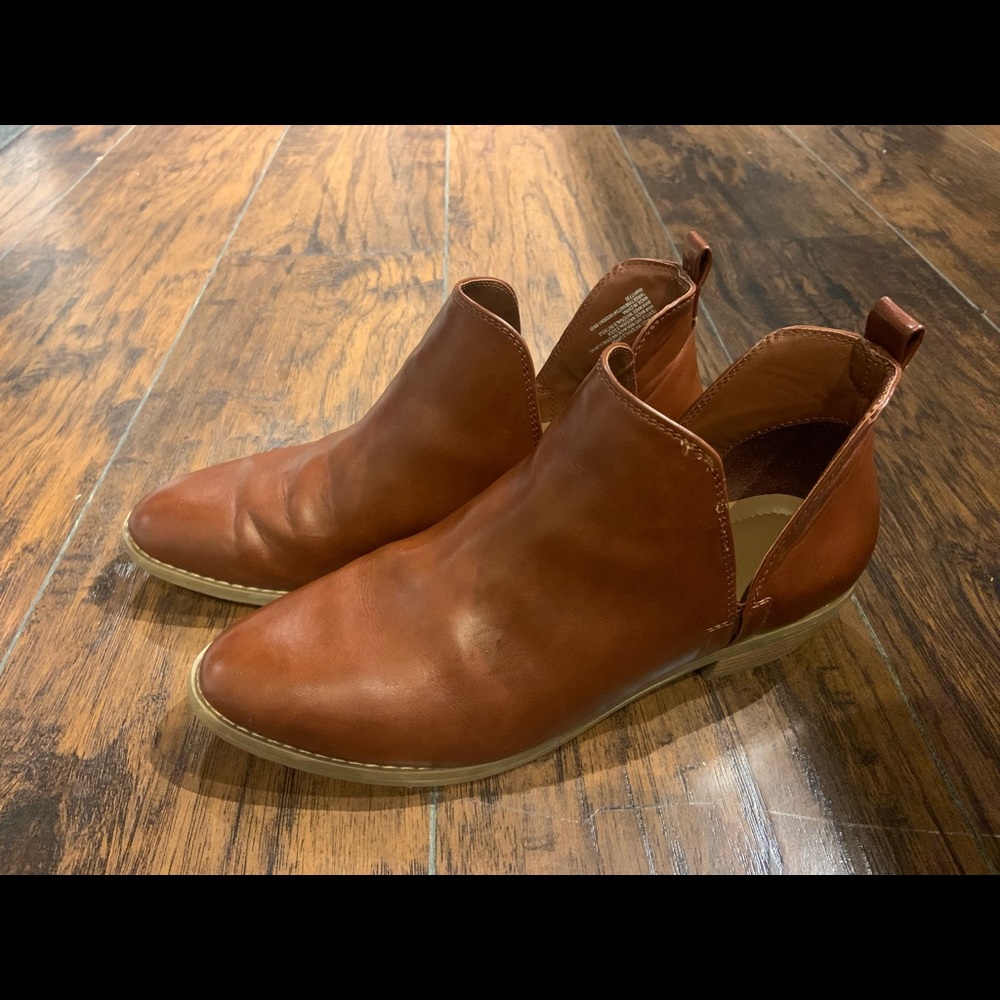 Universal Thread brown faux leather booties